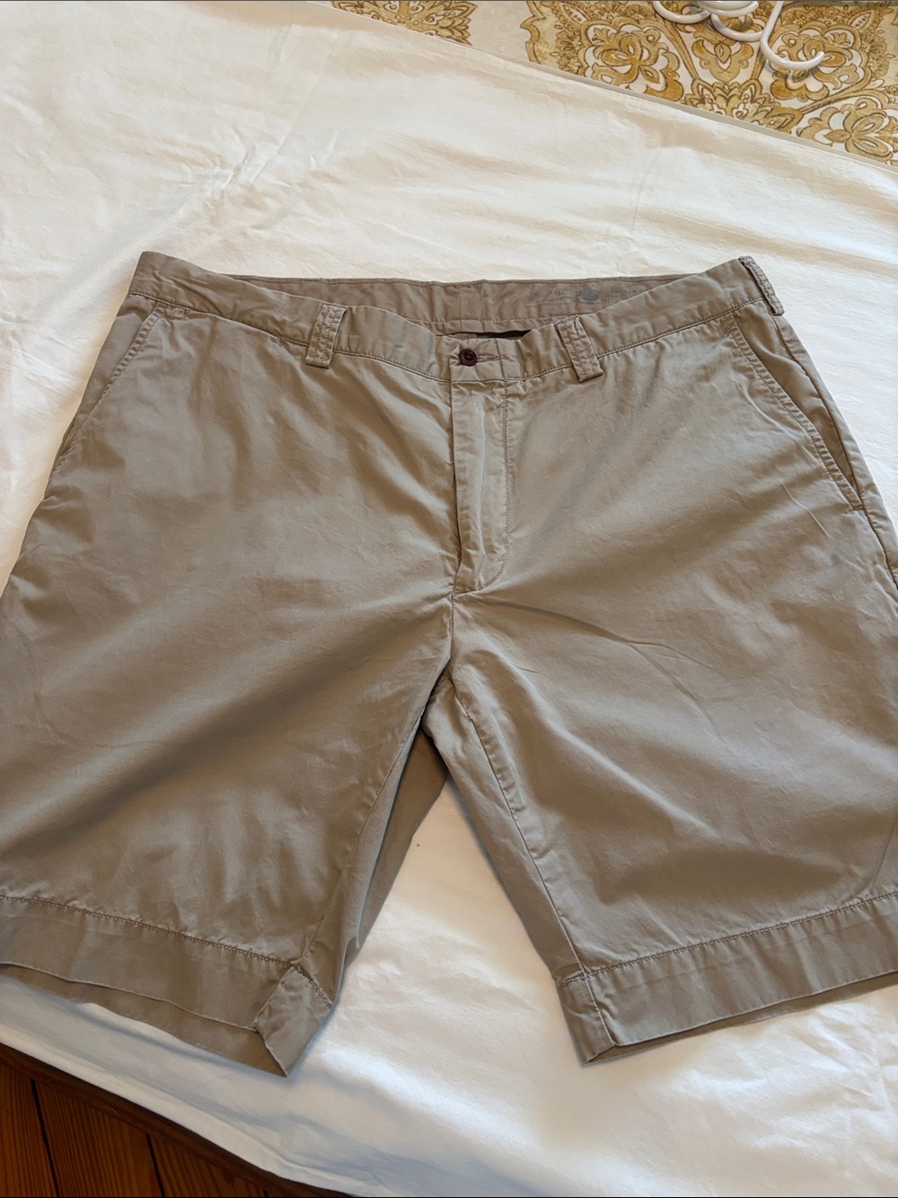 Polo by Ralph Lauren Men's Flat-Front Beige Shorts